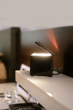 lampada di design a forma di cubo