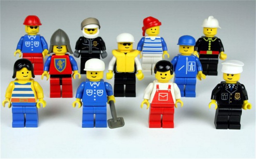 gli omini Lego anni 80 e 90, col volto sorridente