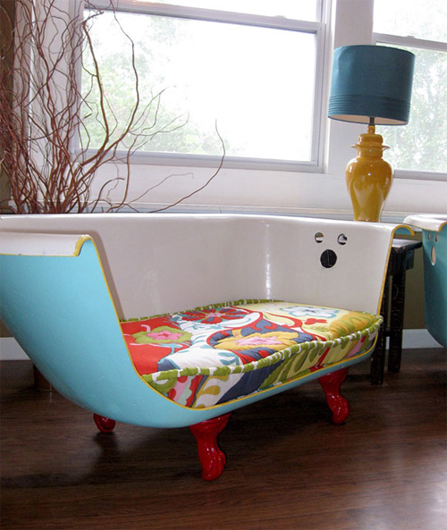 vasca da bagno trasformata in divano